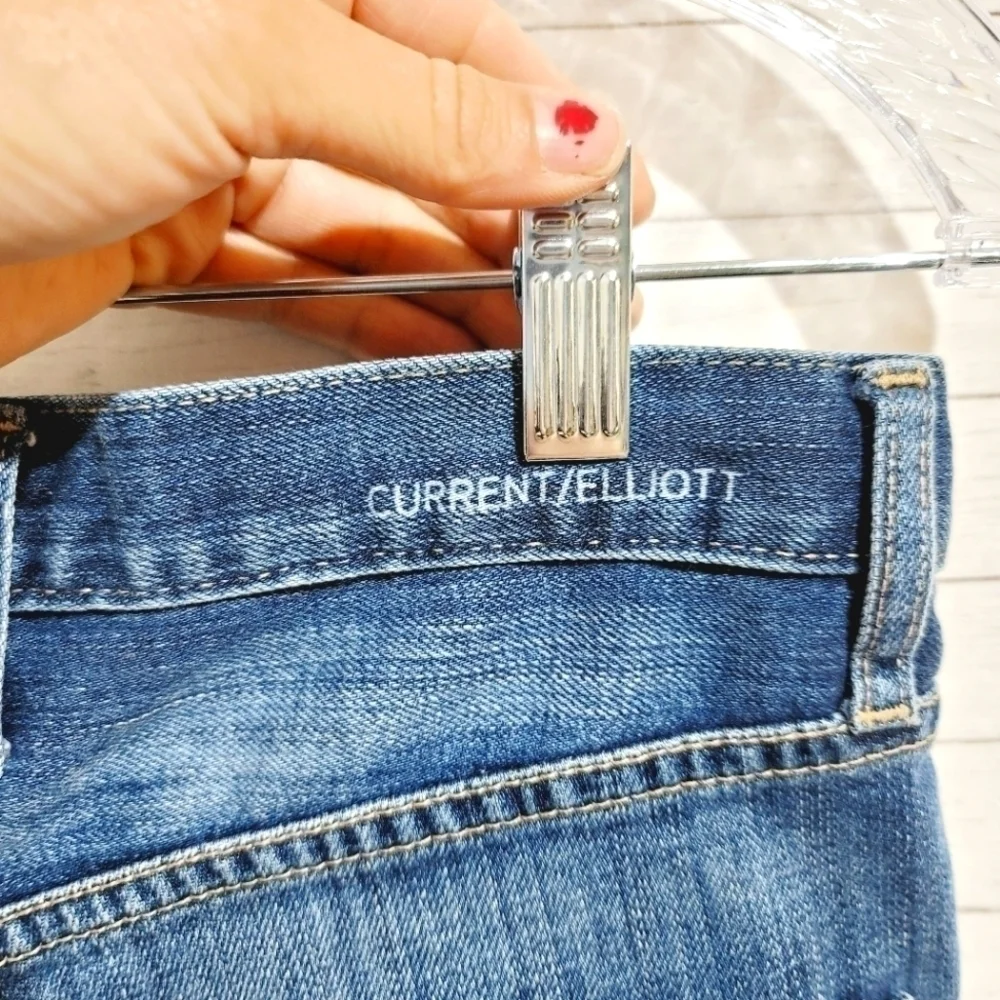 CURRENT/ELLIOTT THE BOYFRIEND SHORT IN LOVED MEDIUM WASH, SZ 24/0